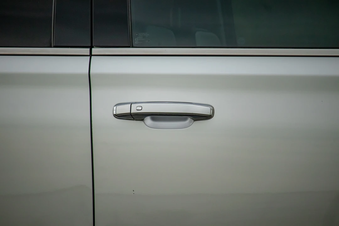2015 GMC Yukon 4th Gen - Image 19 of 31