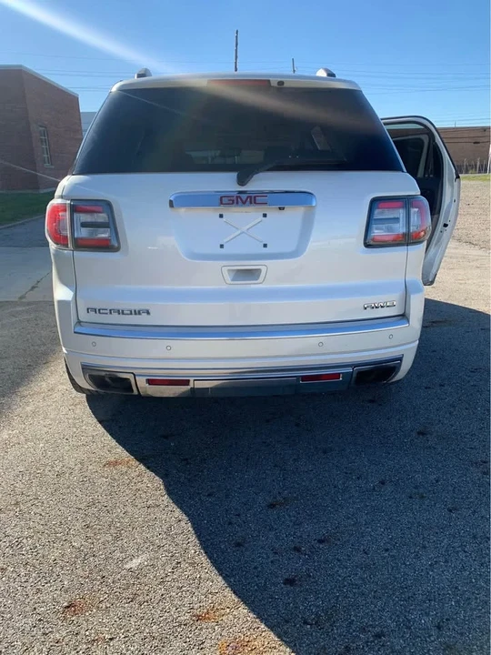 2015 GMC Acadia - Image 8 of 16