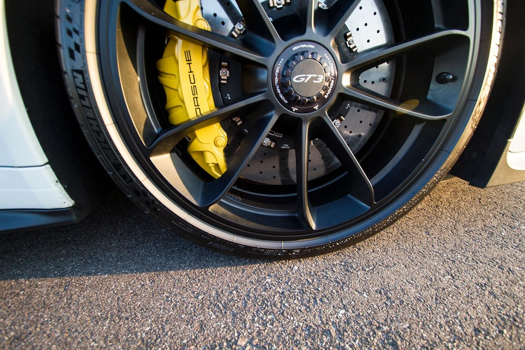 2015 Porsche 991 GT3 - Image 14 of 30
