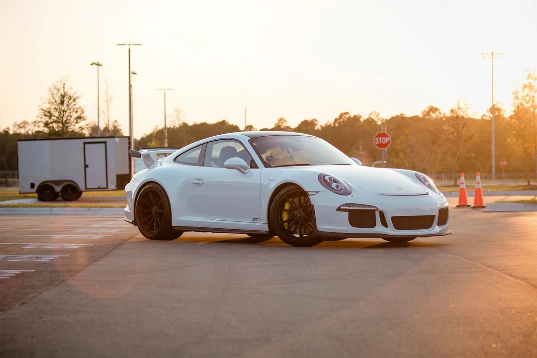 2015 Porsche 991 GT3 - Image 24 of 30