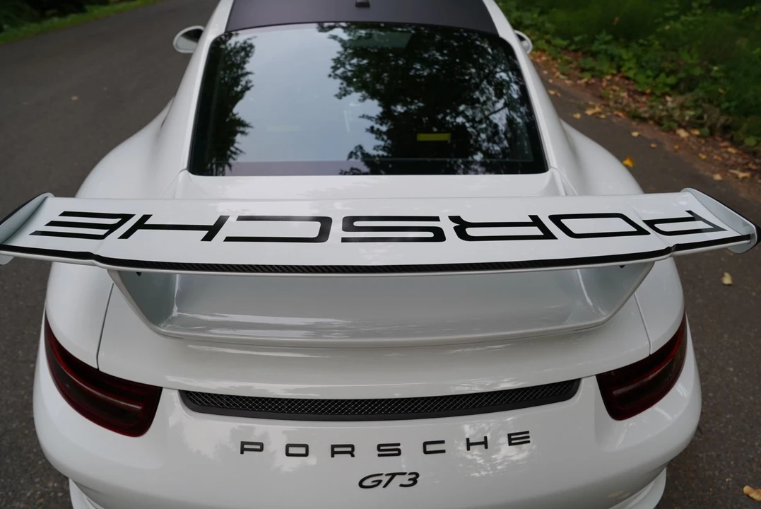2015 Porsche 991 GT3 - Image 16 of 31