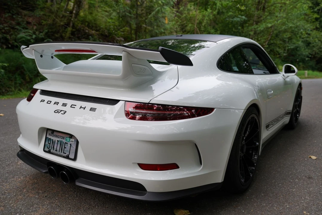 2015 Porsche 991 GT3 - Image 29 of 31