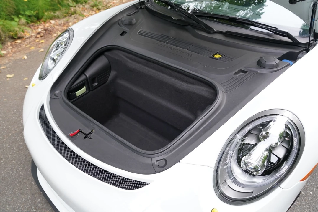 2015 Porsche 991 GT3 - Image 28 of 31