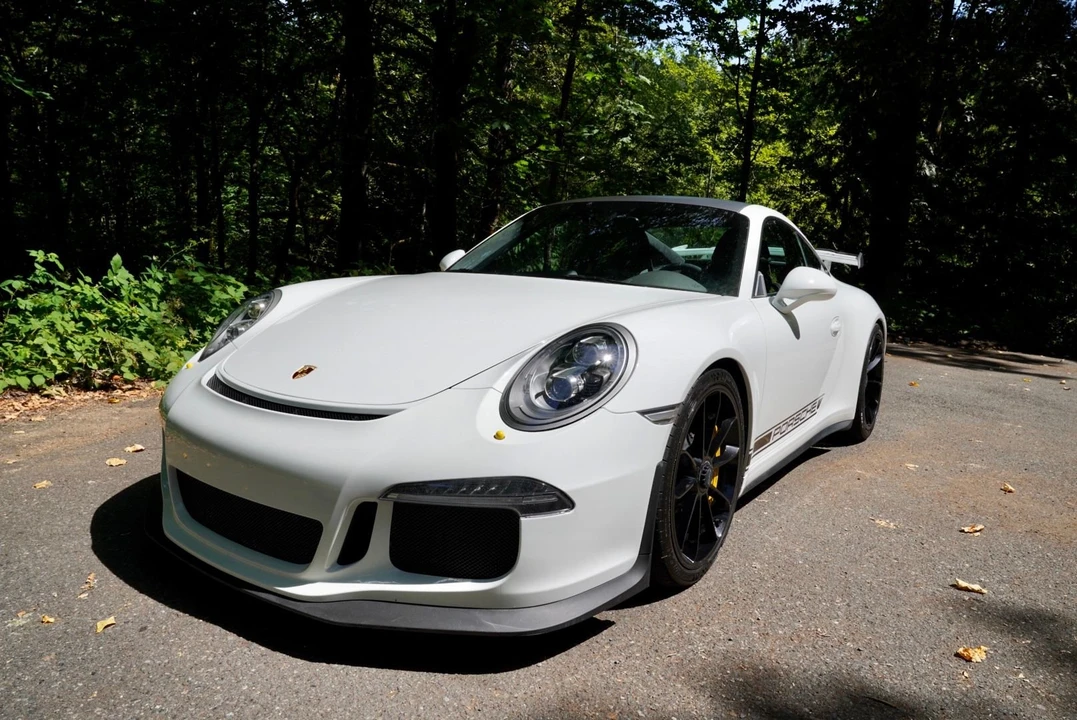 2015 Porsche 991 GT3 - Image 2 of 31
