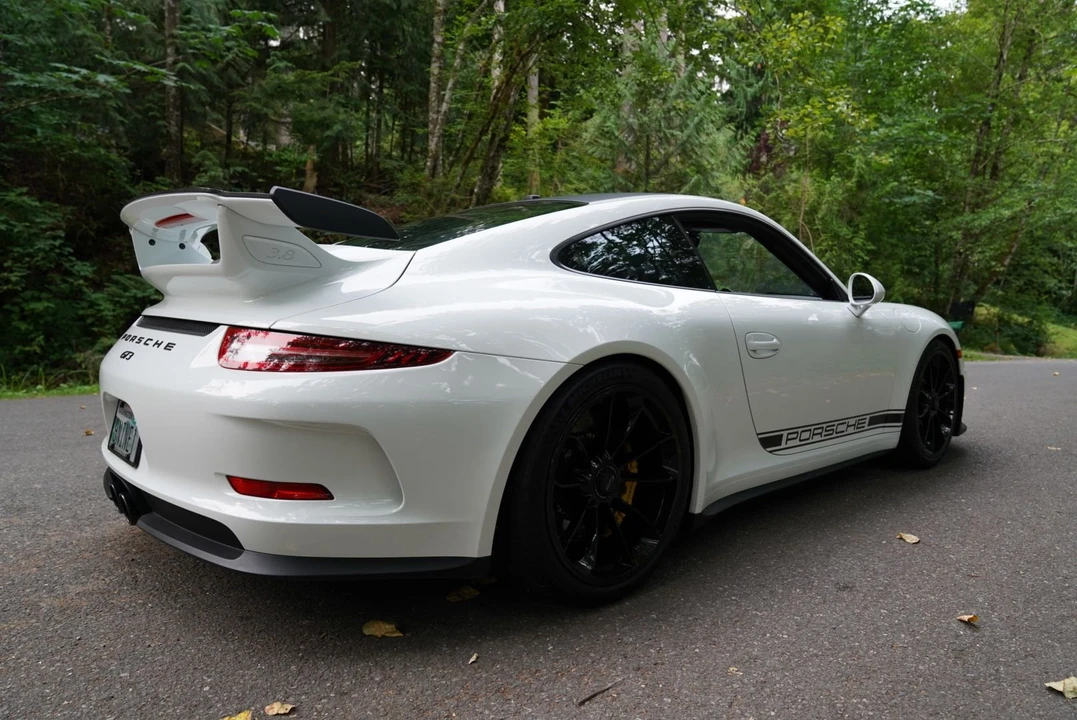 2015 Porsche 991 GT3 - Image 30 of 31