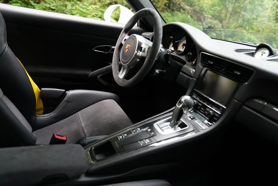 2015 Porsche 991 GT3 - Image 19 of 31