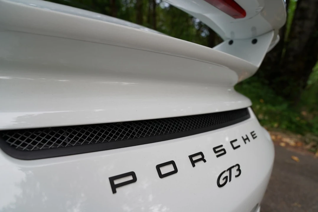 2015 Porsche 991 GT3 - Image 22 of 31