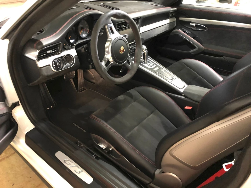 2015 Porsche 991 GT3 - Image 5 of 10