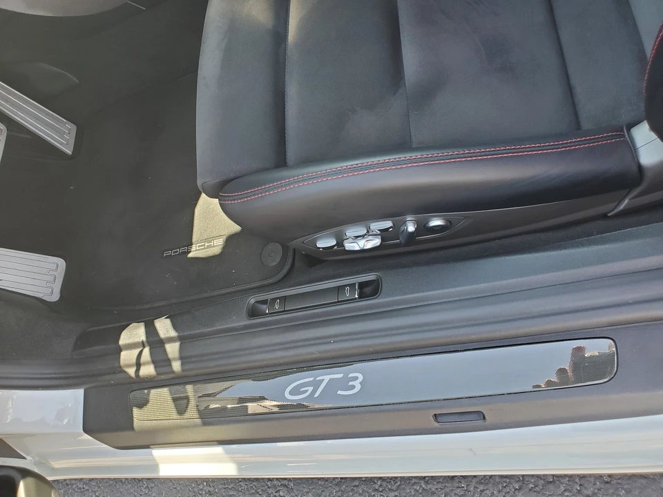 2015 Porsche 991 GT3 - Image 13 of 14
