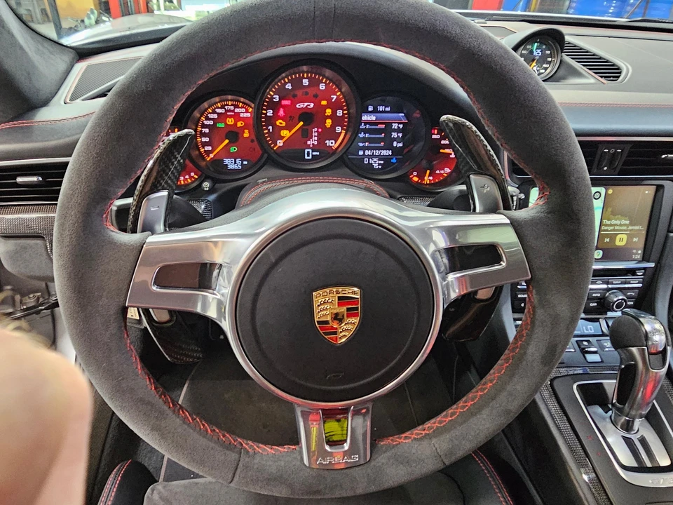 2015 Porsche 991 GT3 - Image 21 of 31