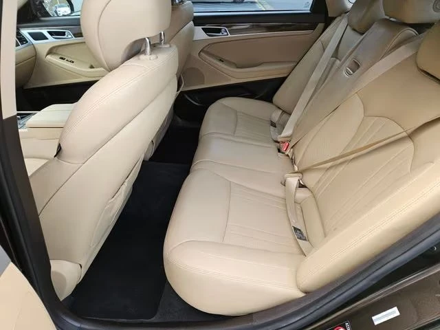 2015 Hyundai Genesis - Image 11 of 16