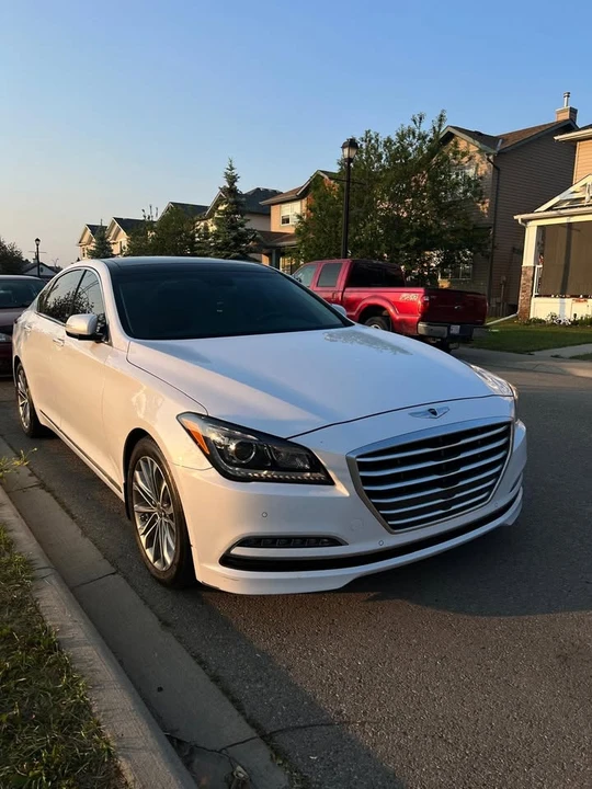 2015 Hyundai Genesis - Image 2 of 3