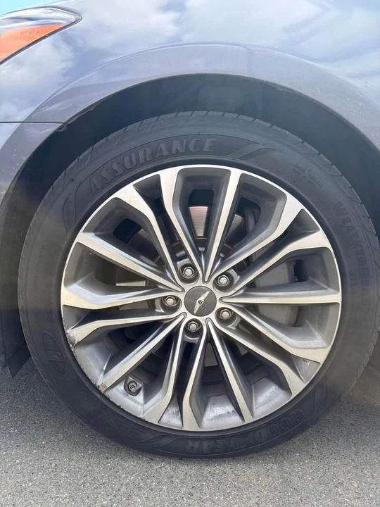 2015 Hyundai Genesis - Image 10 of 10