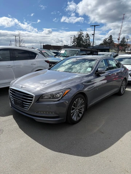 2015 Hyundai Genesis - Image 2 of 10