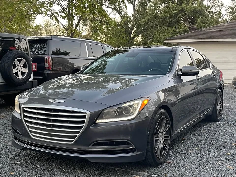2015 Hyundai Genesis - Image 5 of 10