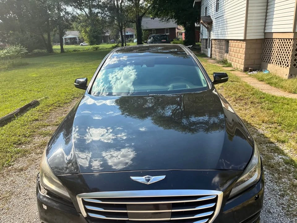 2015 Genesis - Image 6 of 12