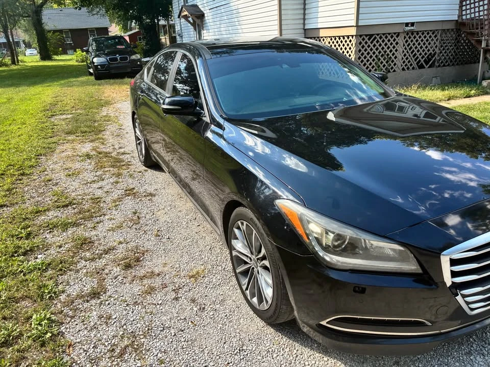 2015 Genesis - Image 5 of 12