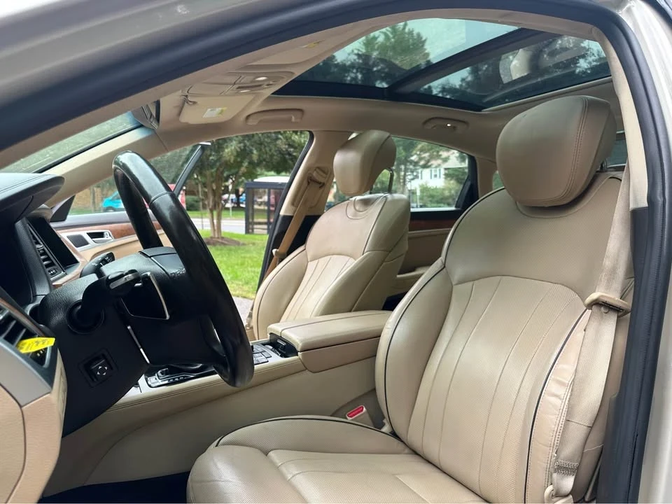 2015 Hyundai Genesis - Image 8 of 20
