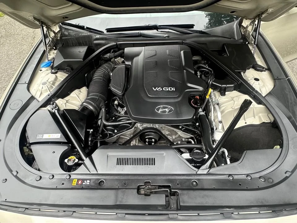 2015 Hyundai Genesis - Image 19 of 20