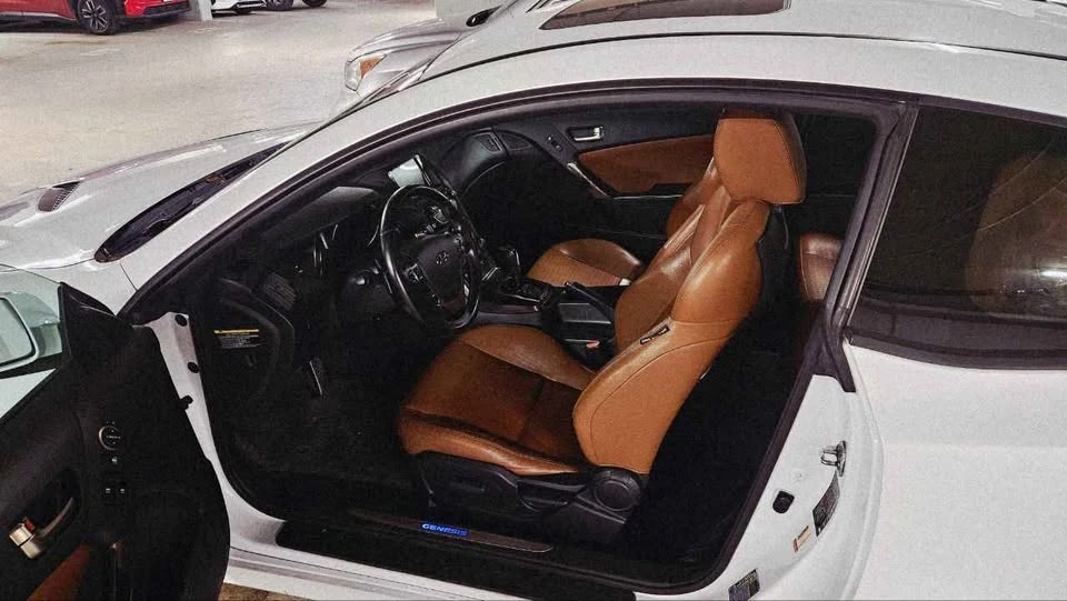 2015 Hyundai Genesis - Image 3 of 5