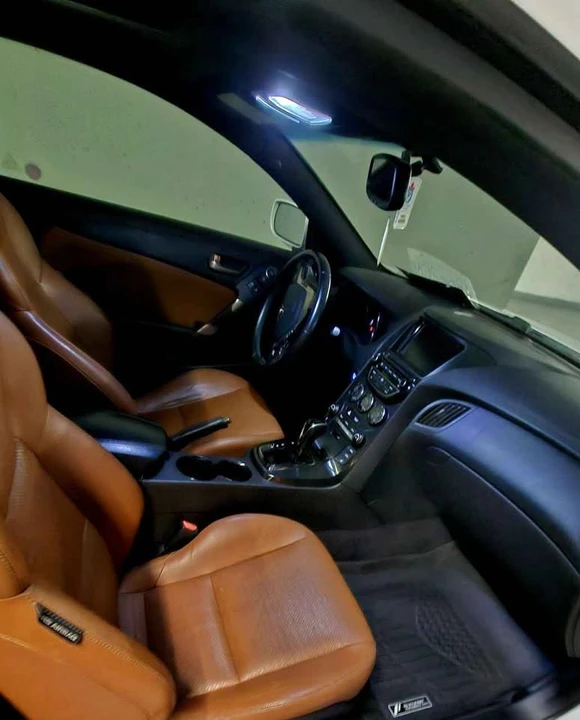2015 Hyundai Genesis - Image 2 of 5