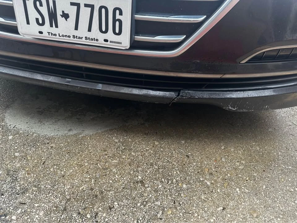 2015 Hyundai Genesis - Image 2 of 5