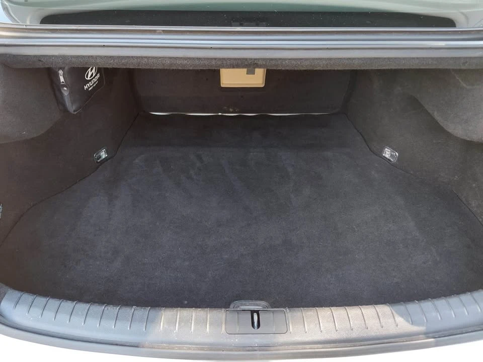2015 Hyundai Genesis - Image 13 of 15