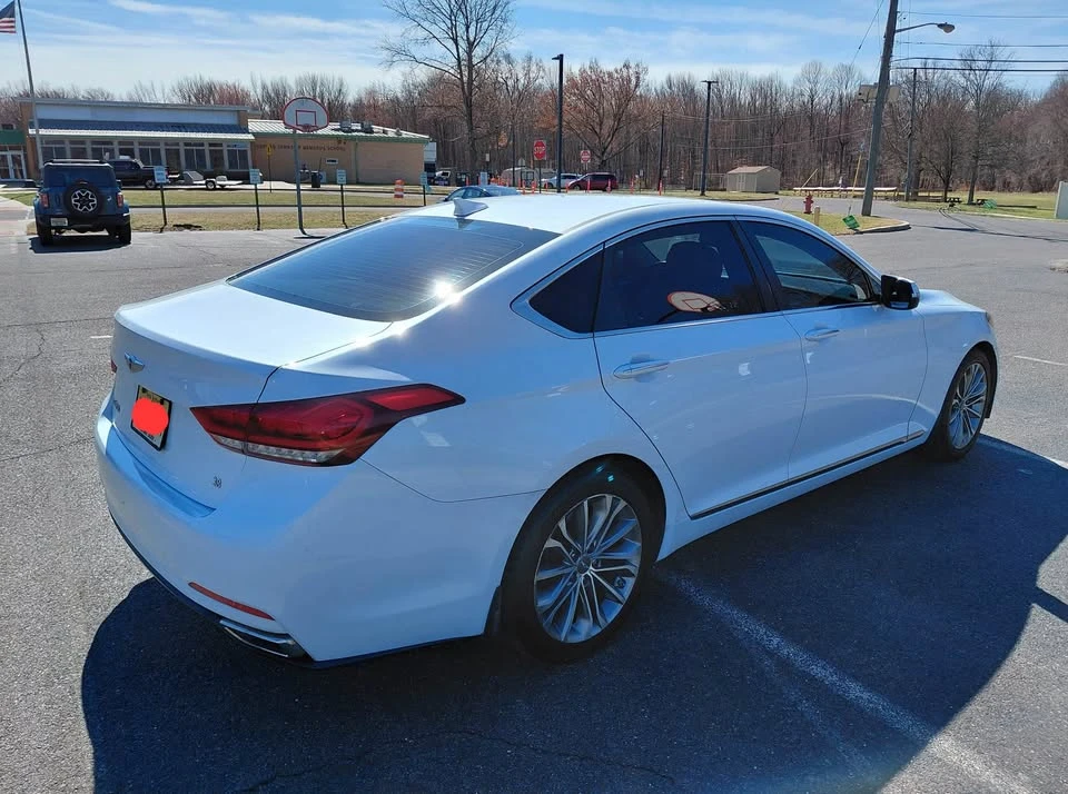 2015 Hyundai Genesis - Image 7 of 15
