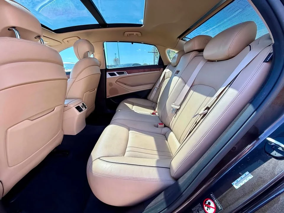 2015 Hyundai Genesis - Image 10 of 20