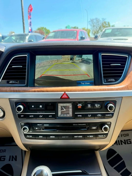 2015 Hyundai Genesis - Image 17 of 20