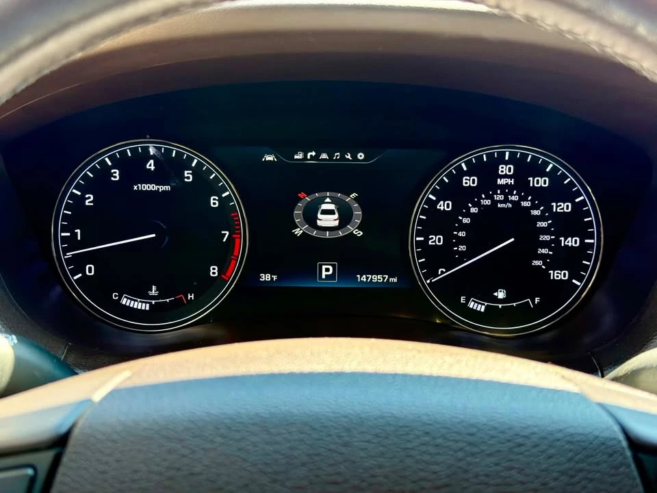 2015 Hyundai Genesis - Image 15 of 20