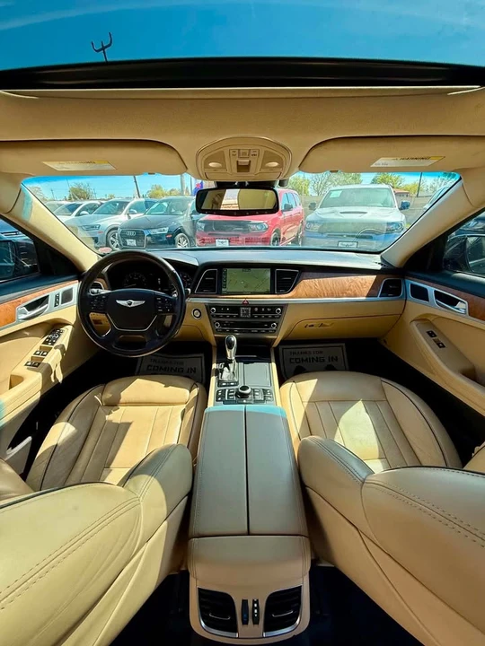 2015 Hyundai Genesis - Image 13 of 20