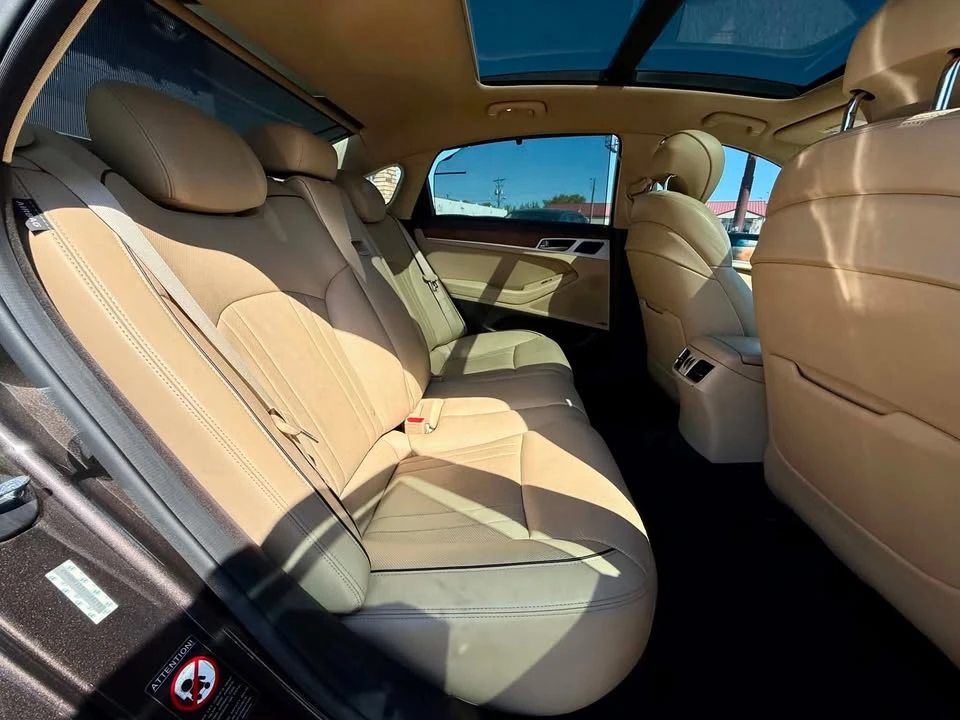 2015 Hyundai Genesis - Image 12 of 20