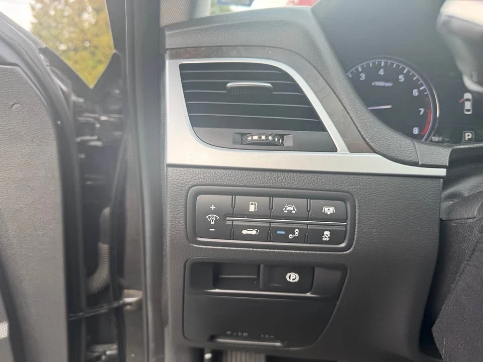 2015 Genesis G80 - Image 8 of 12