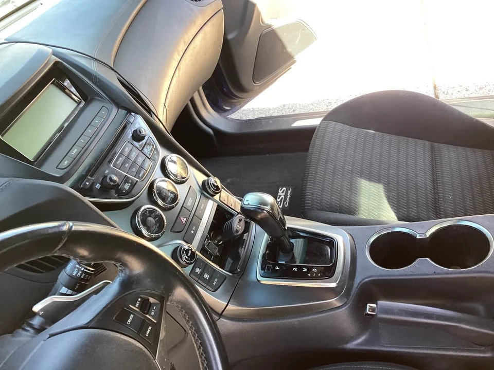2015 Genesis - Image 7 of 10