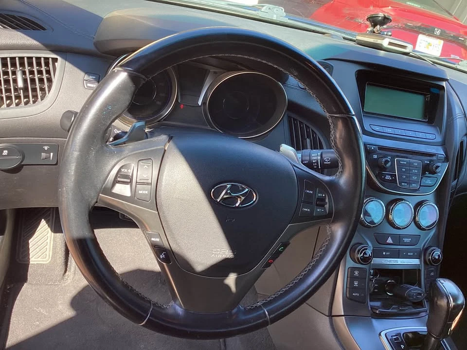 2015 Genesis - Image 9 of 10