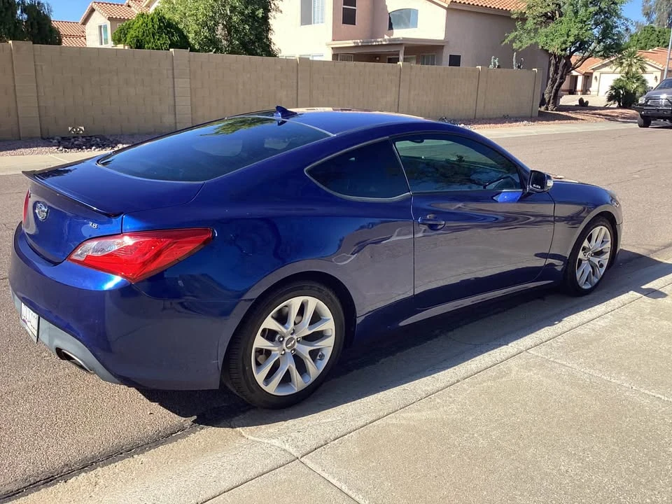 2015 Genesis - Image 4 of 10