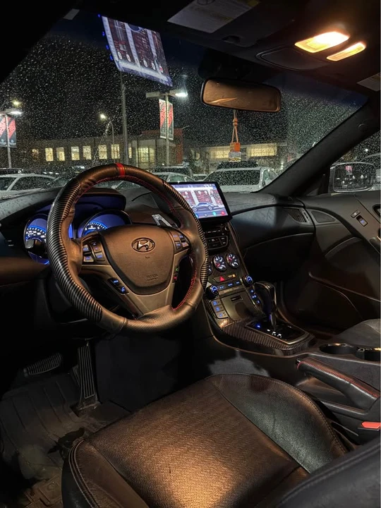2015 Genesis - Image 8 of 17