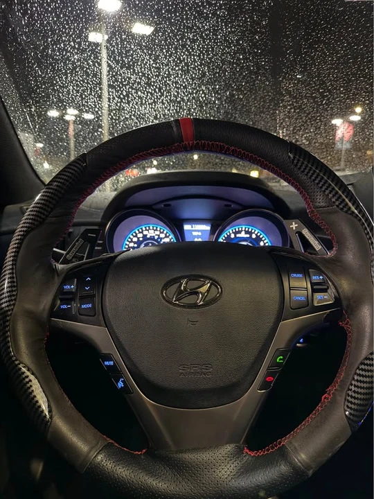 2015 Genesis - Image 11 of 17