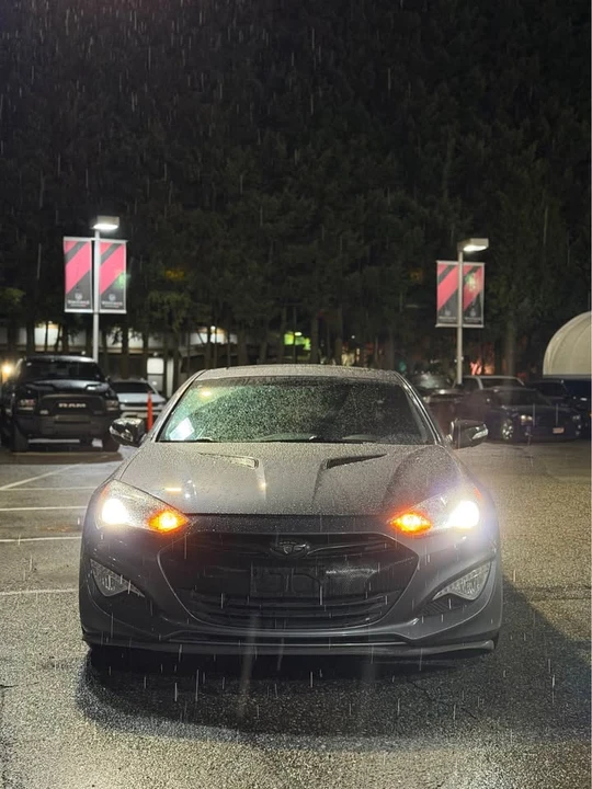 2015 Genesis - Image 6 of 17