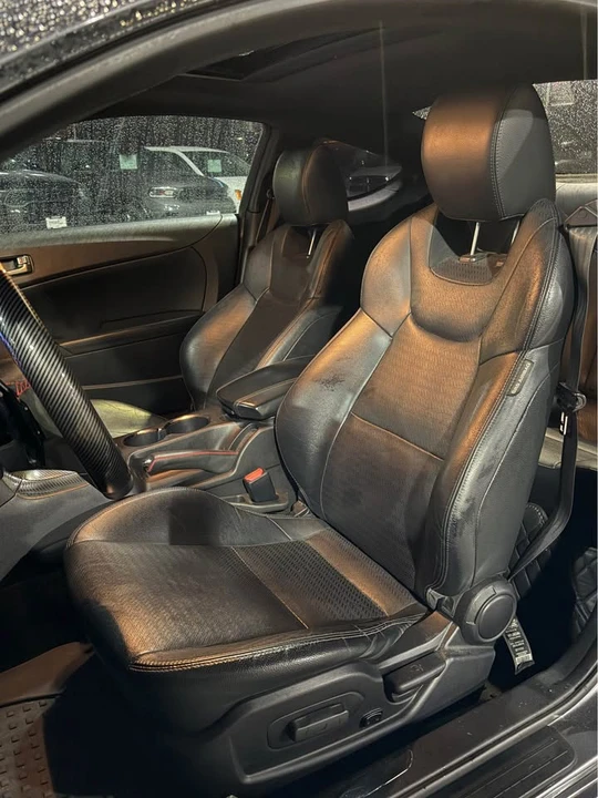 2015 Genesis - Image 9 of 17
