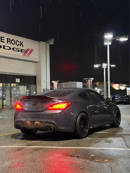 2015 Genesis - Image 4 of 17