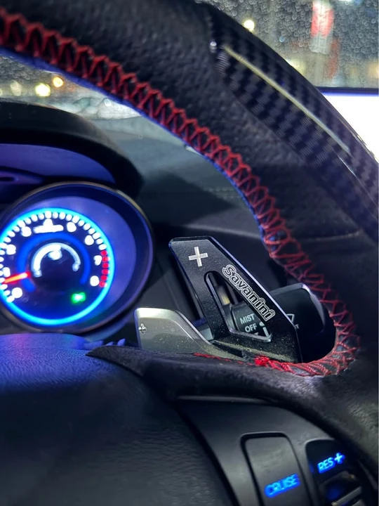 2015 Genesis - Image 12 of 17