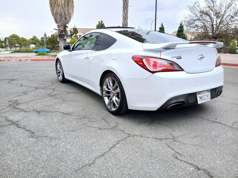 2015 Hyundai Genesis Coupe - Image 5 of 24
