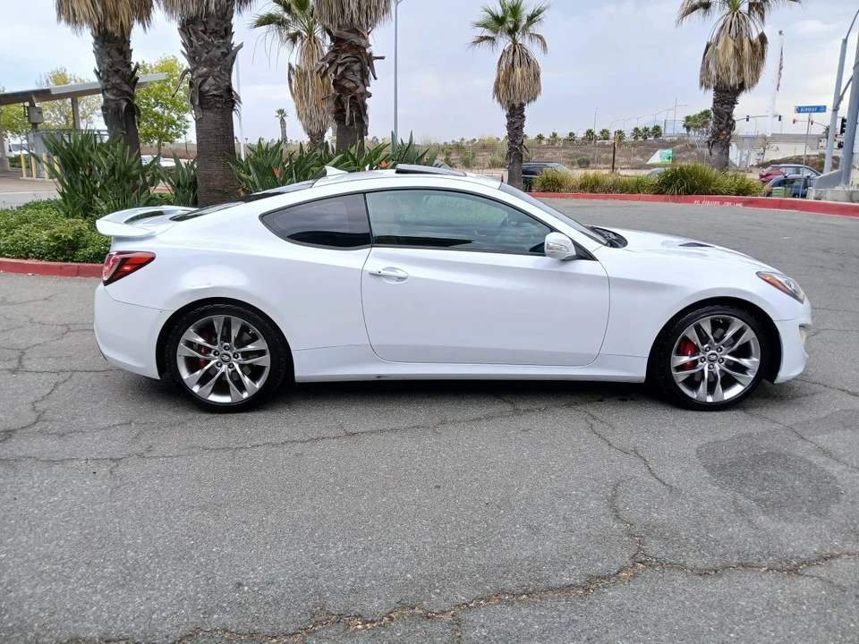 2015 Hyundai Genesis Coupe - Image 3 of 24