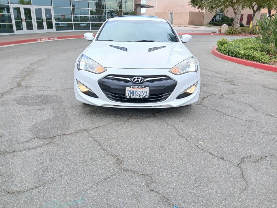 2015 Hyundai Genesis Coupe - Image 8 of 24