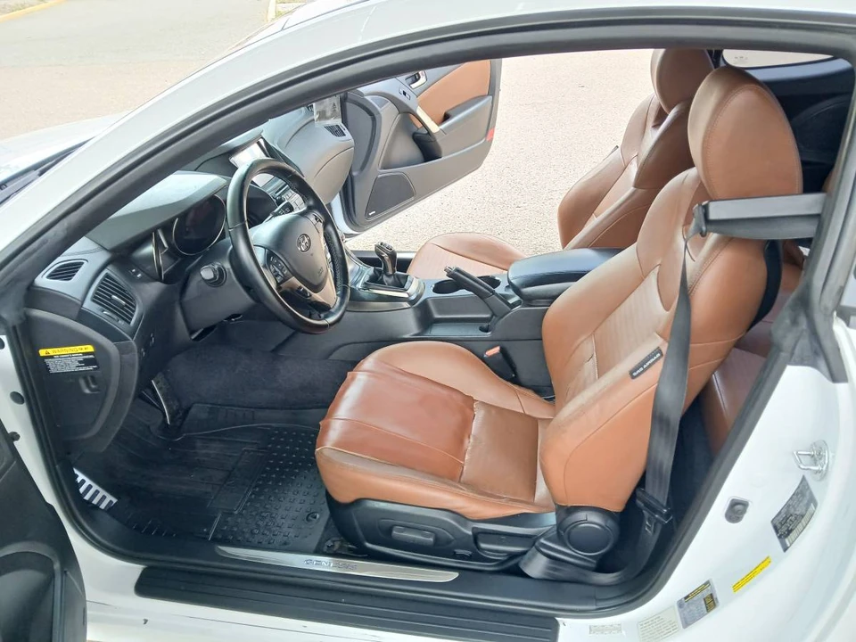 2015 Hyundai Genesis Coupe - Image 14 of 24