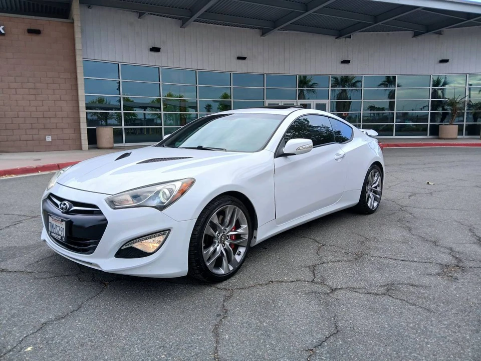 2015 Hyundai Genesis Coupe - Image 7 of 24