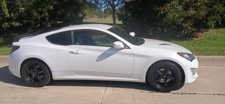 2015 Hyundai Genesis Coupe - Image 10 of 20