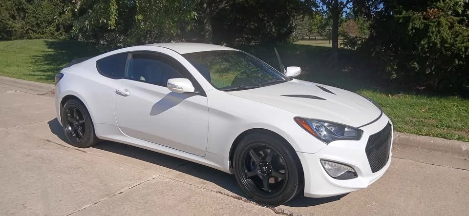 2015 Hyundai Genesis Coupe - Image 8 of 20